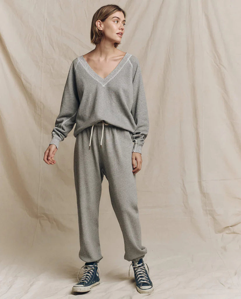 THE GREAT. THE V-NECK SWEATSHIRT